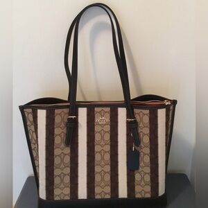 Coach Signature Tote